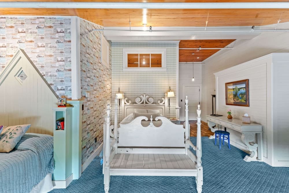 Mccloud Mercantile Hotel