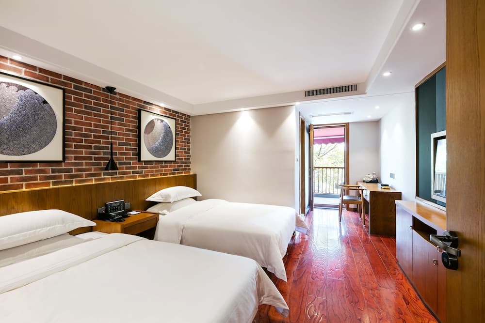 Floral Hotel Deqing Yingxi Riverside