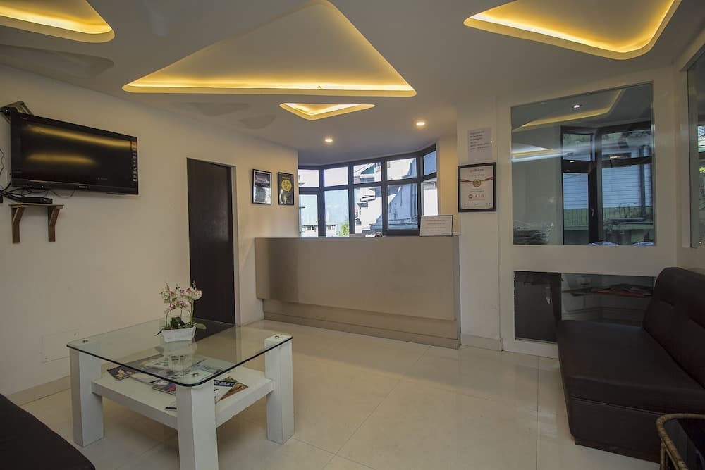 OYO 24798 Kiwi Hotel Yavachi