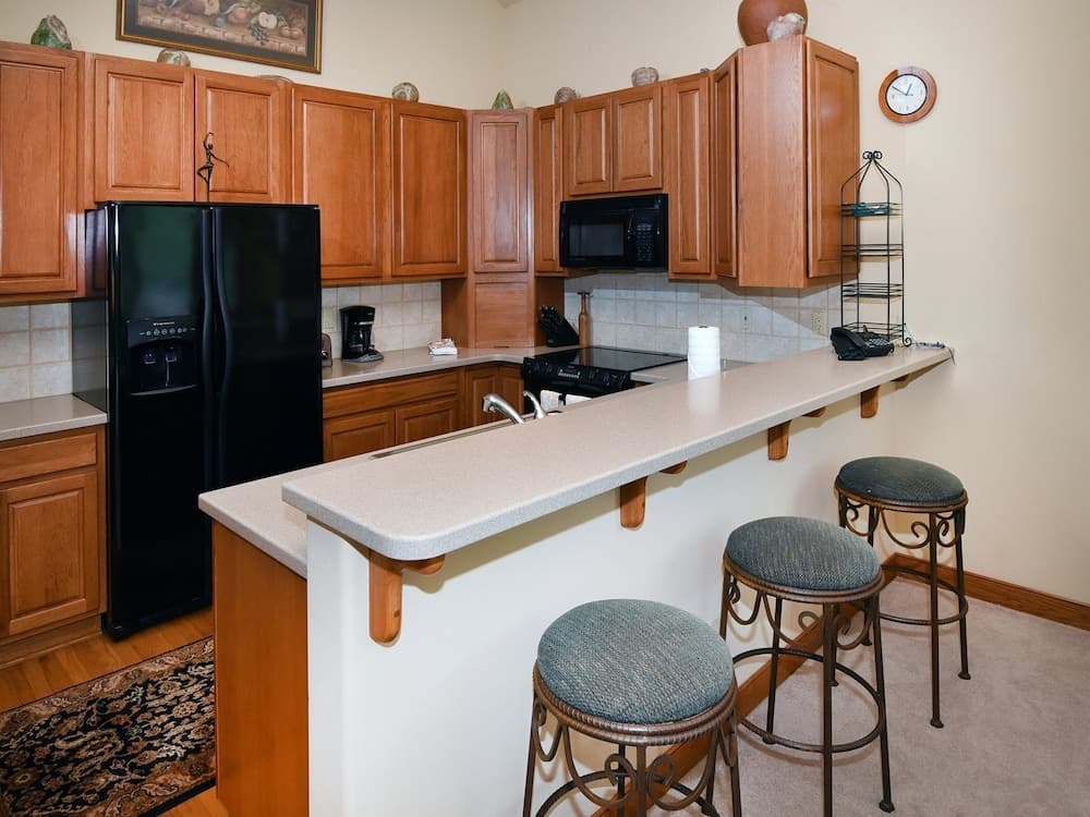 Glacier Court 1844 B