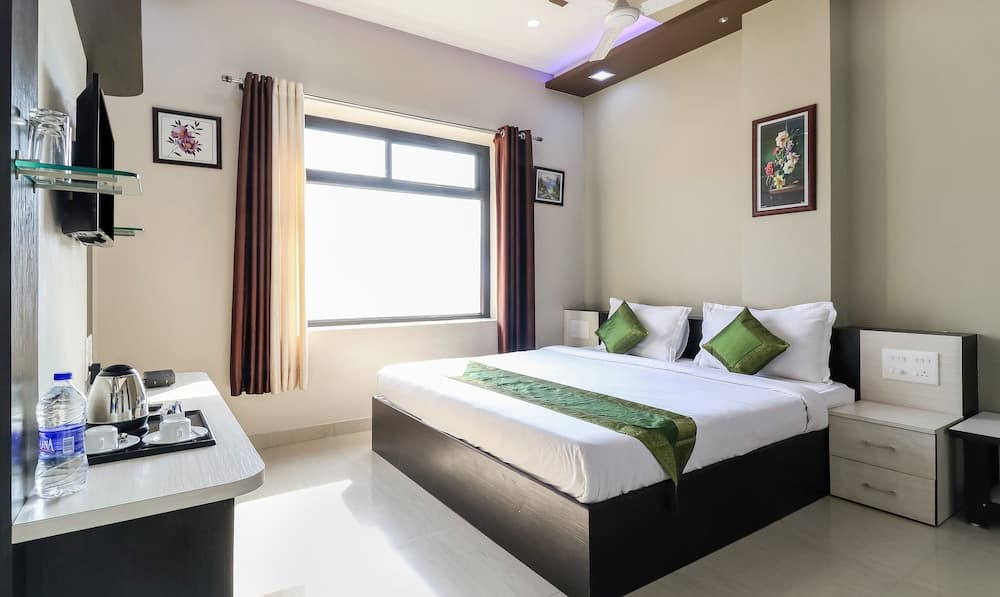 Treebo Trend Raj Garden