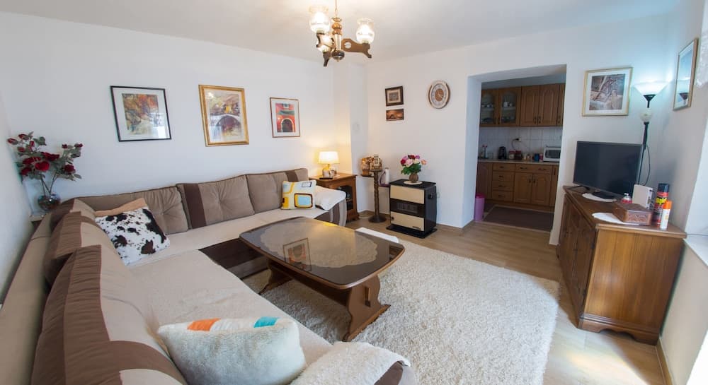 Old Bridge Terrace Apartment