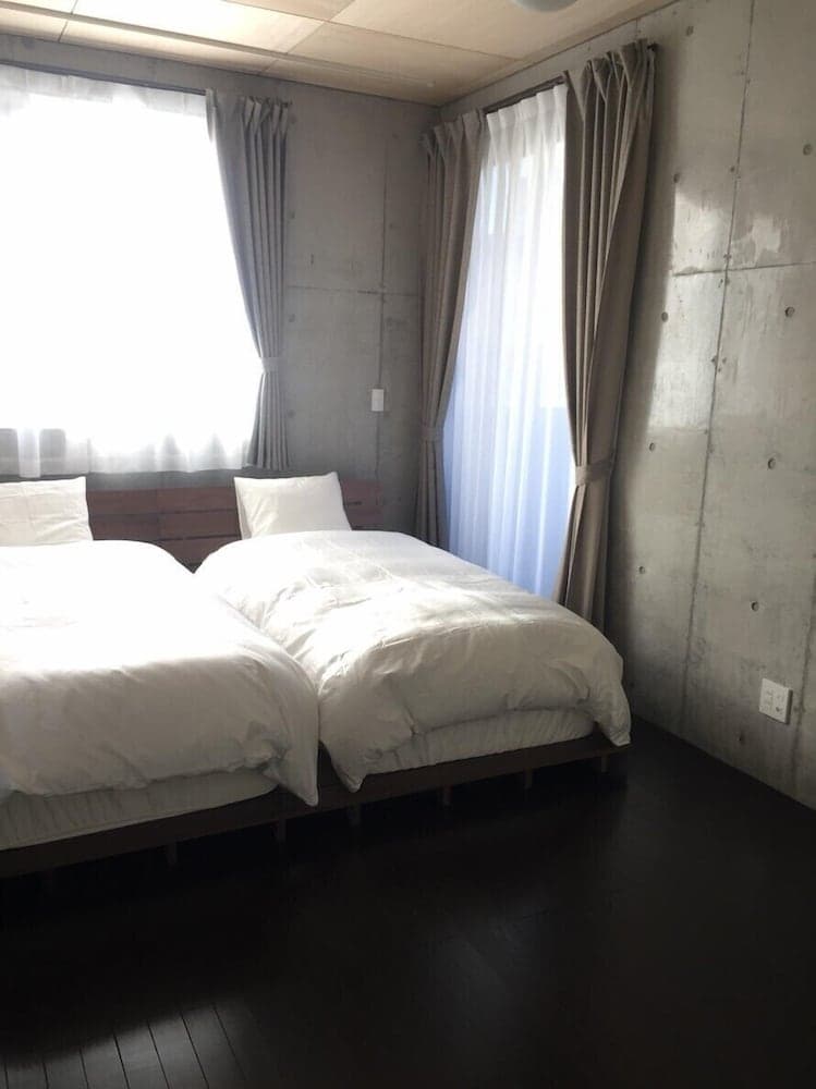 Treeside Hotel & Apartment