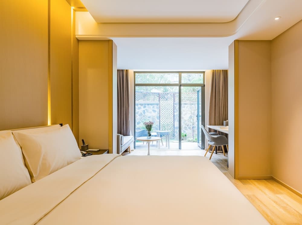 Atour Hotel Wujiang Fen Lake Suzhou