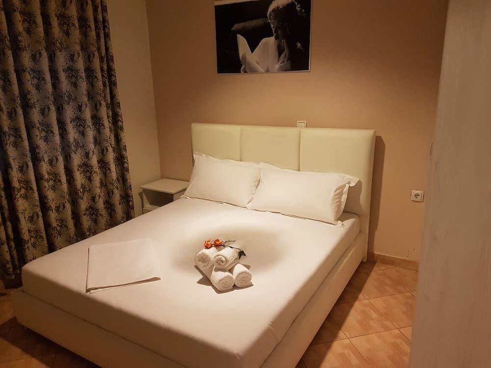 Blue Moon Apartments