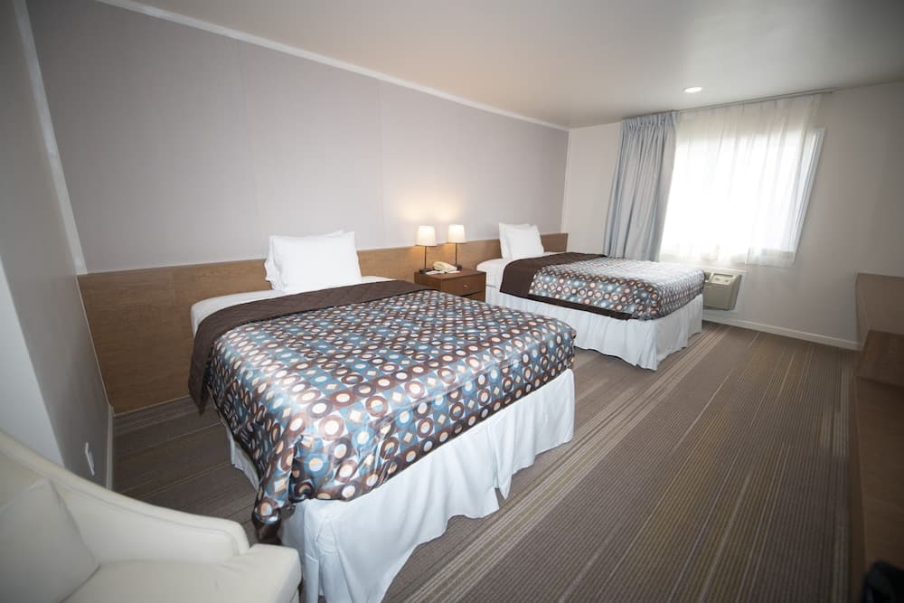 Brookhurst Plaza Inn