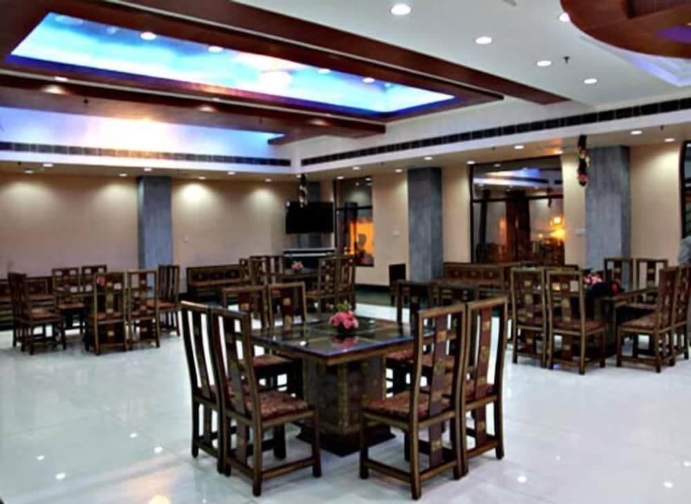 Sydney Grand Hotel & Resort