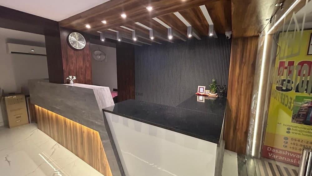 Hotel Sahu Near Kashi Vishwanath Temple Gate