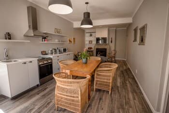 The Corner House L'A-nnexe