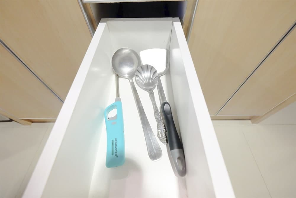 Comfortable and Modern Studio Apartment near Cawang and MT Haryono