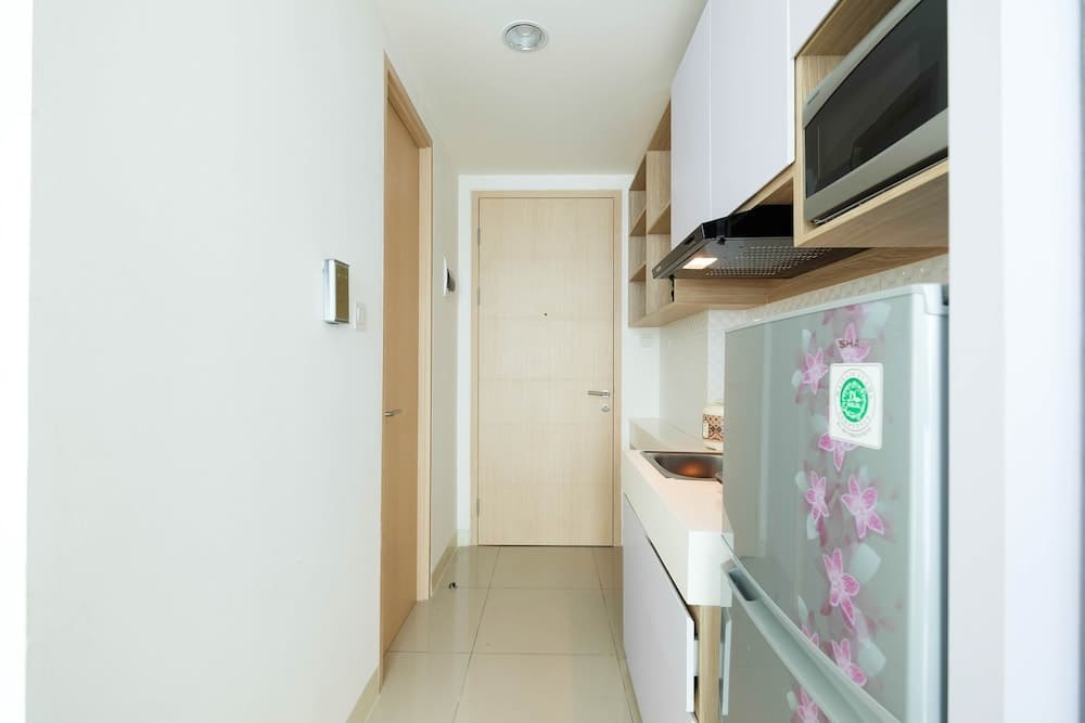Cozy Studio Tree Park Apartment near BSD City