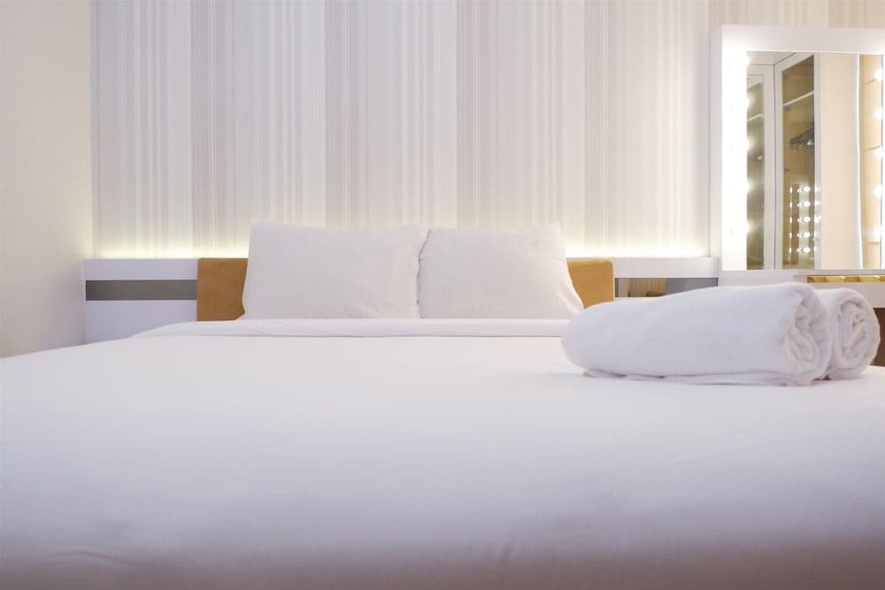 Comfort 1BR Apartment with Sofa Bed connected to Mall Bassura City