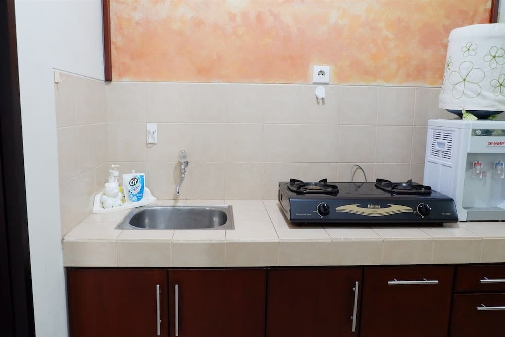 1BR City View Apartment at Cosmo Mansion