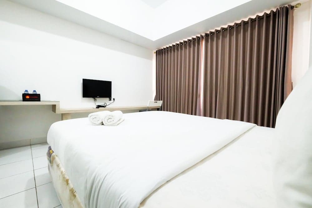 Cozy Studio Casa De Parco near The Breeze BSD City