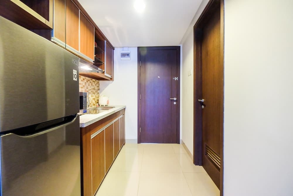 Spacious Fully Furnished Studio Apartment H Residence near MT Haryono