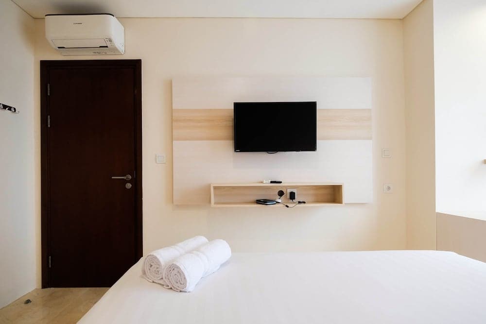 2BR Cozy and Modern L'Avenue Apartment