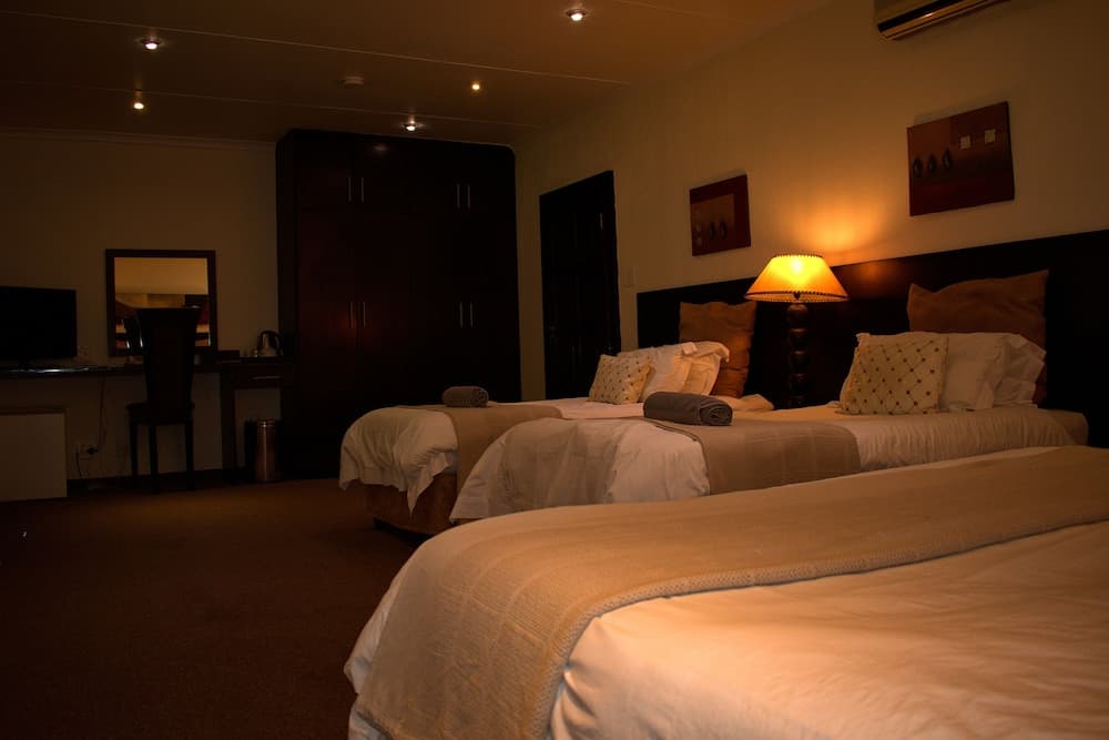 Waterfront Country Lodge