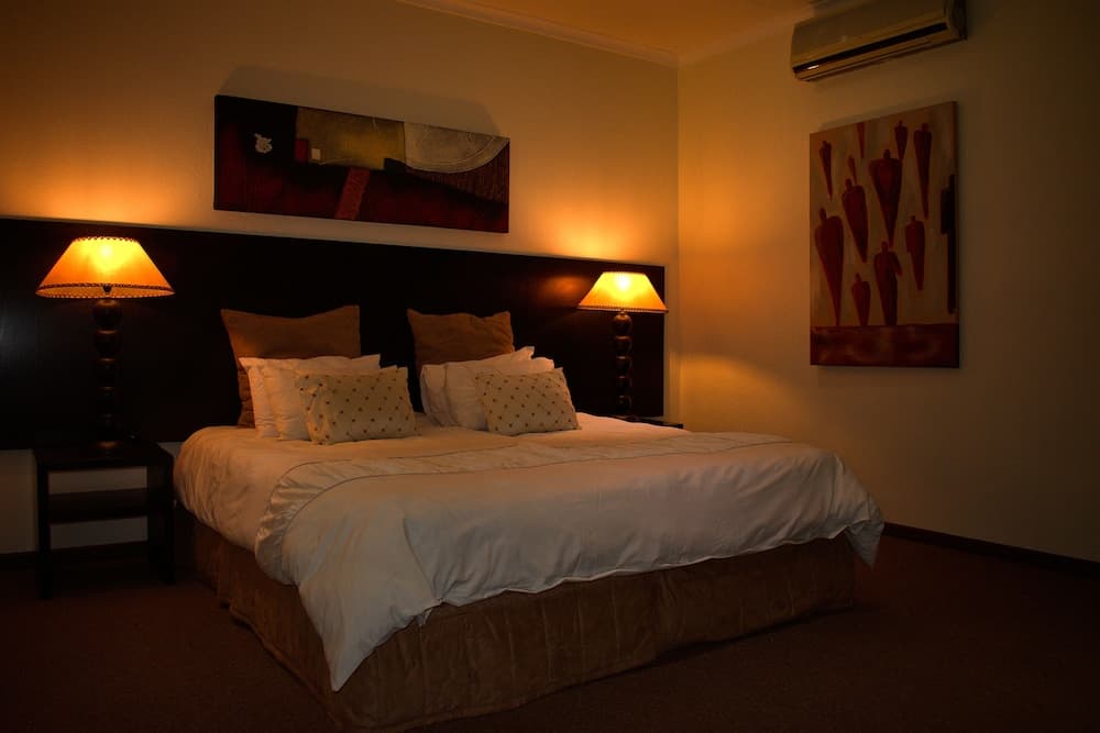 Waterfront Country Lodge