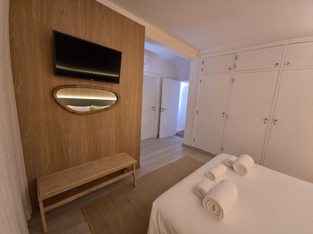 Sesimbra Stylish Villa by Homing