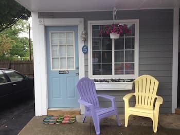 Sandcastle Inn & Motel