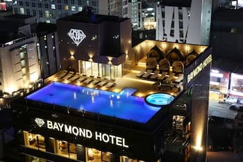 Baymond Hotel