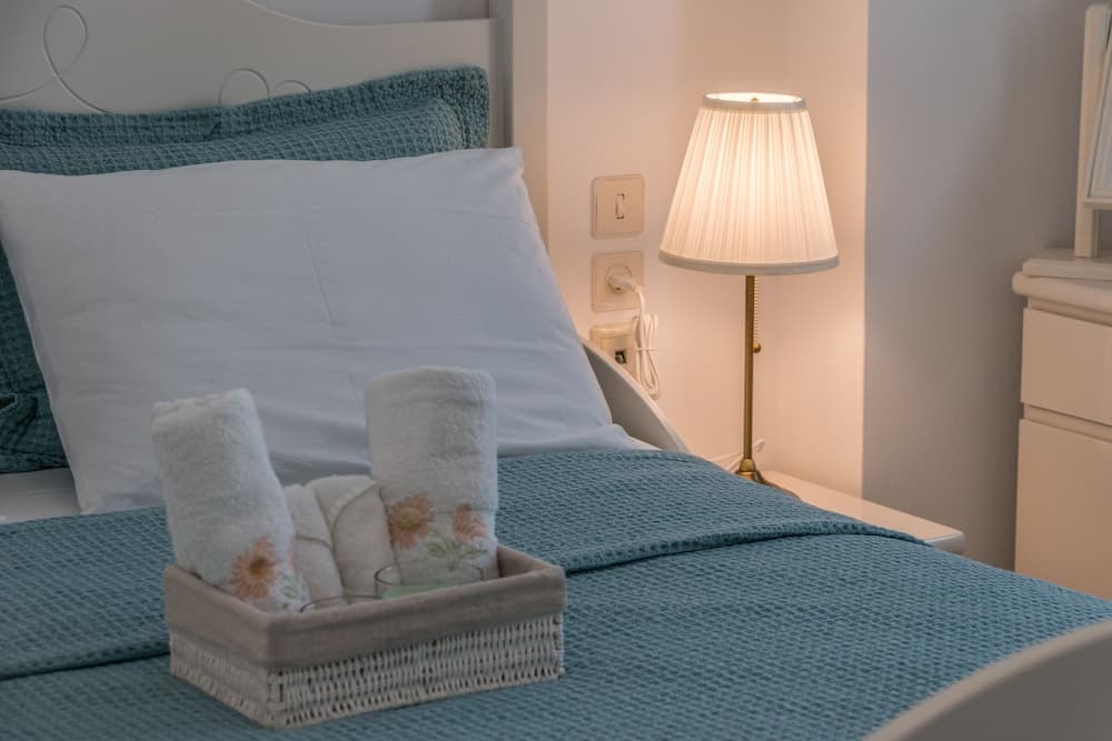 Agios Ioannis Luxurious Beachfront Apt