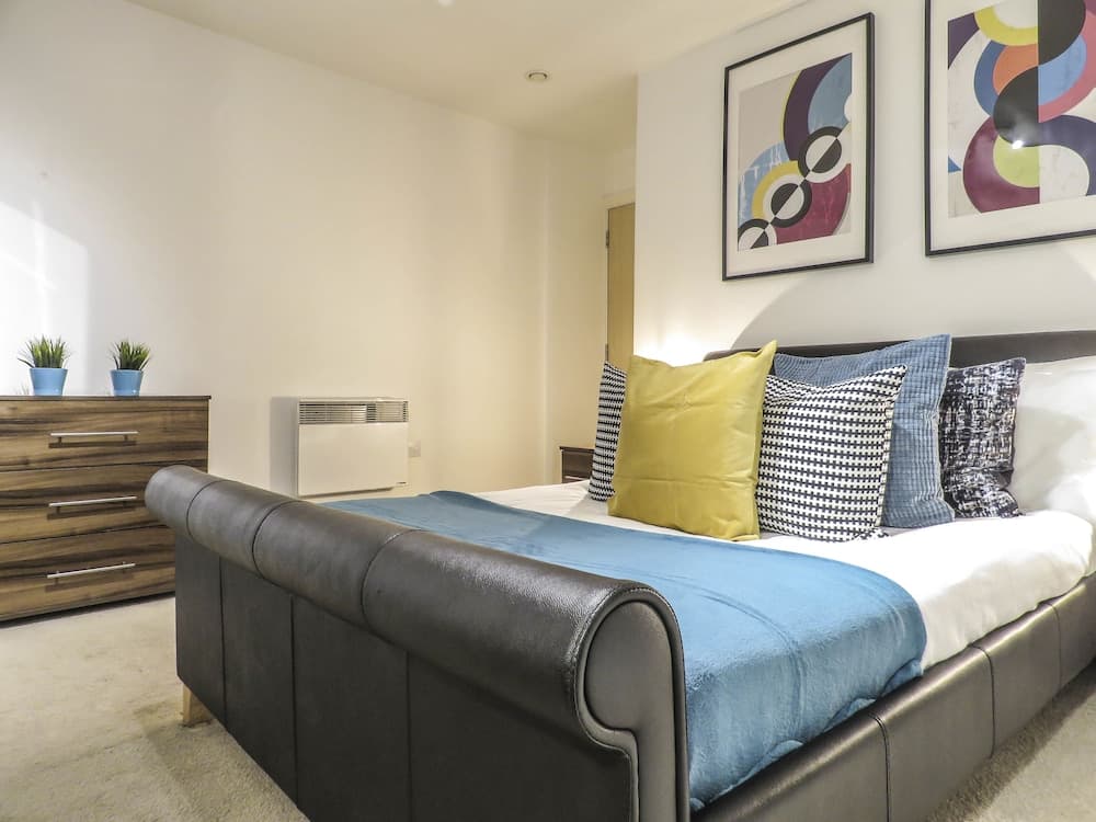 Tudors eSuites Birmingham Apartments with Parking