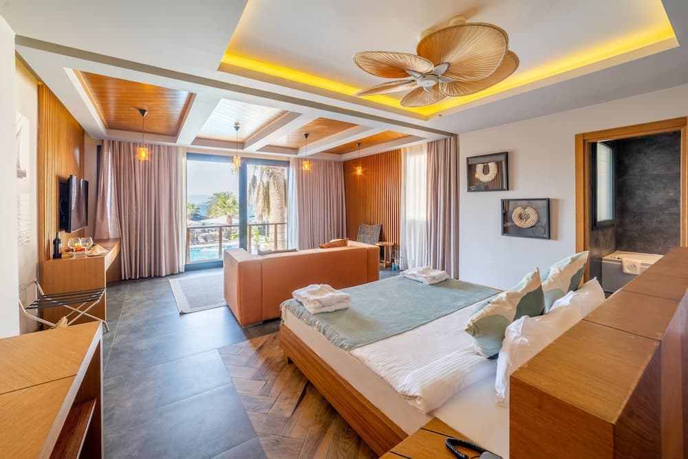 Moyo Luxury Hotel & Beach