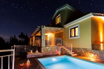 Villas Muscallas - Petra by Konnect, 200m from the Beach