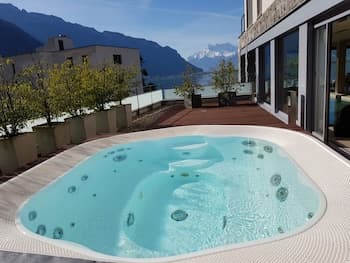 Montreux Lake View Apartments and Spa