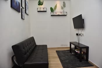 Sunny’s Four Bedrooms Sea View Lock Hart Apartment