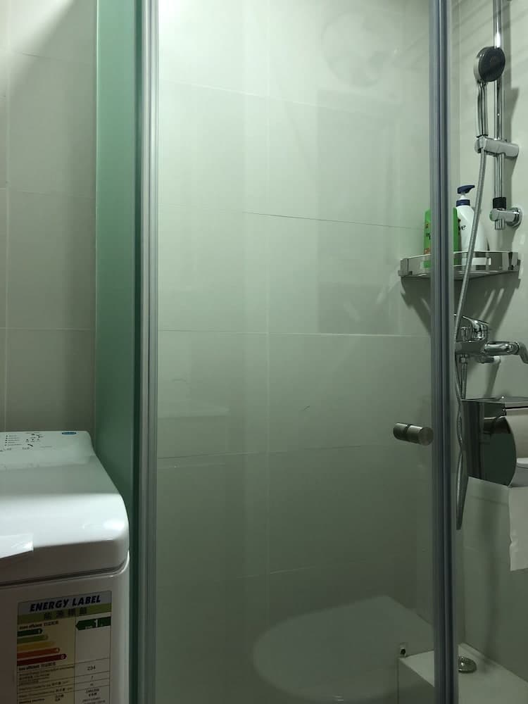 Sunny’s Four Bedrooms Sea View Lock Hart Apartment