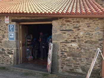 Pensión Albergue Los Caminantes - Hostel