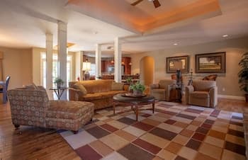 Quaint Quarters 4 Bedroom Villa by RedAwning