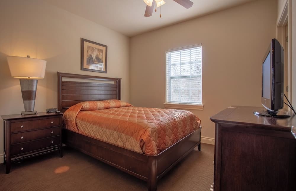 Quaint Quarters 4 Bedroom Villa by RedAwning