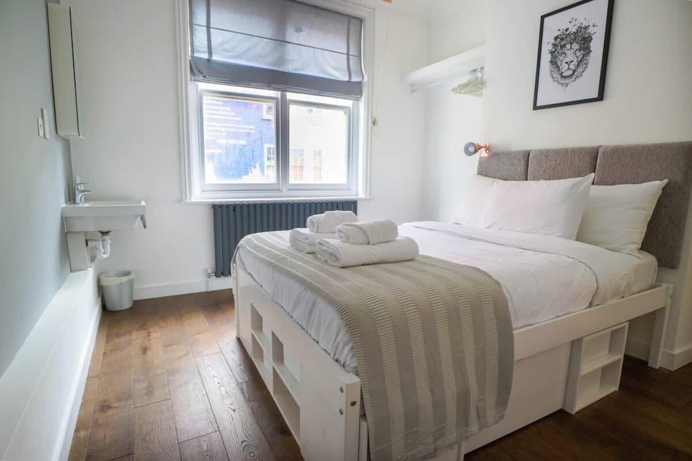 Airy Modern 1 Bed Apartment in Shoreditch