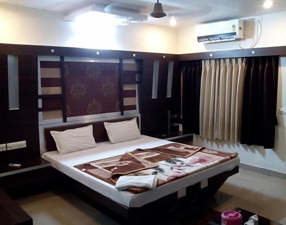 Hotel Rohini International