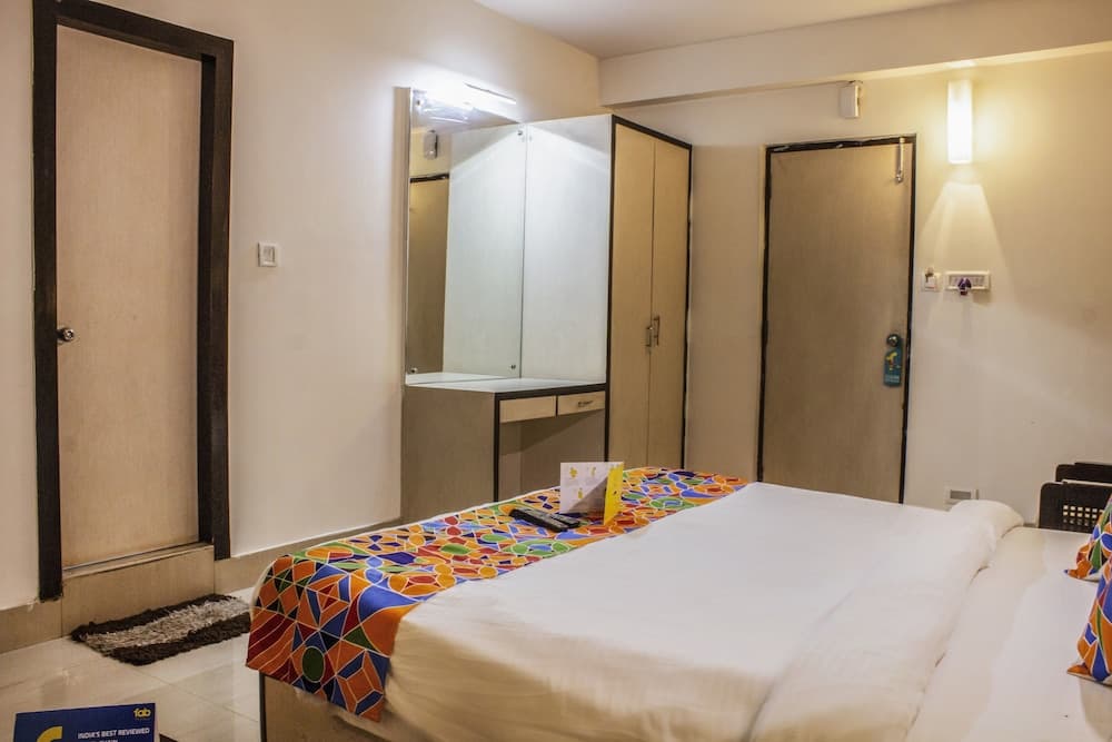 FabExpress Royal Residency I