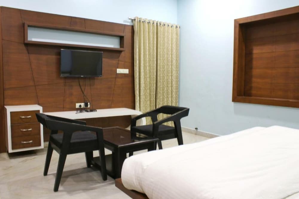 Sudishti Holiday Homes and Farms