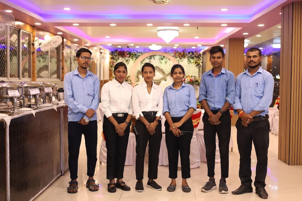 Hotel Anand Lok