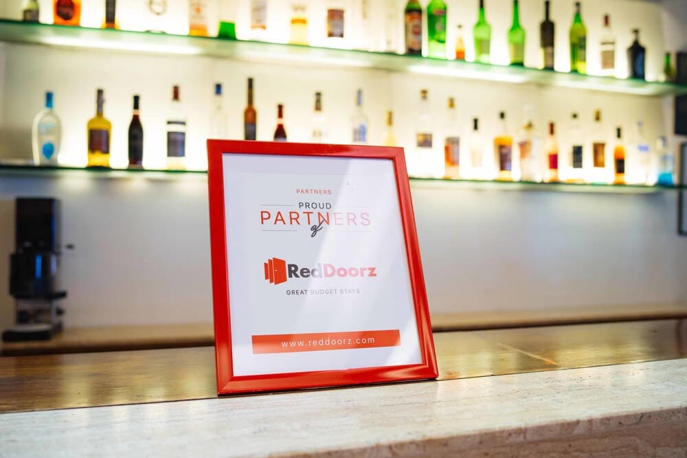 RedDoorz Plus near Naia Expressway