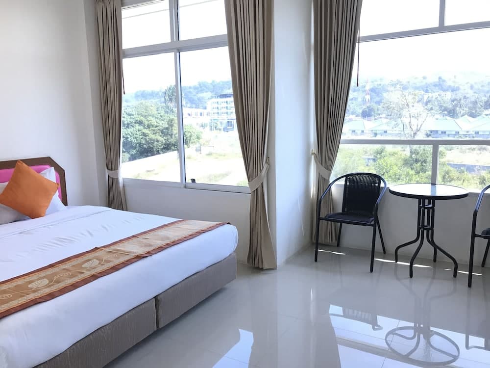 Naiyang Tour Room For Rent