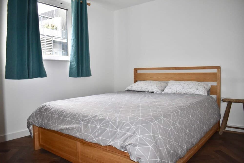 Stylish and Super-central 2 Bedroom Modern Apartment