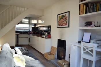 Modern 3 Bedroom Apartment in Brixton