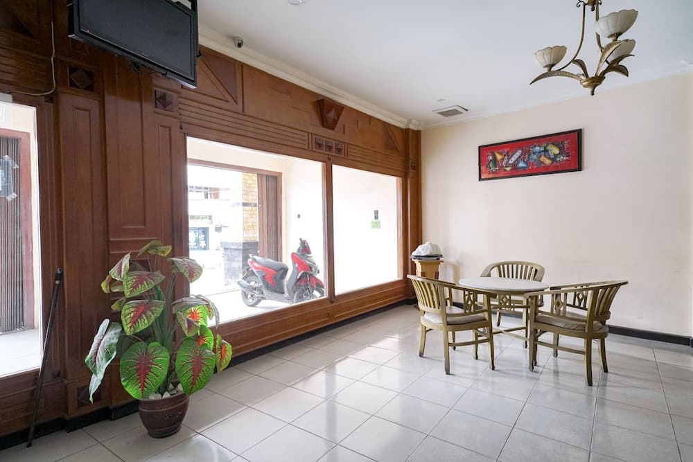 RedDoorz Plus near Jambi Prima Mall