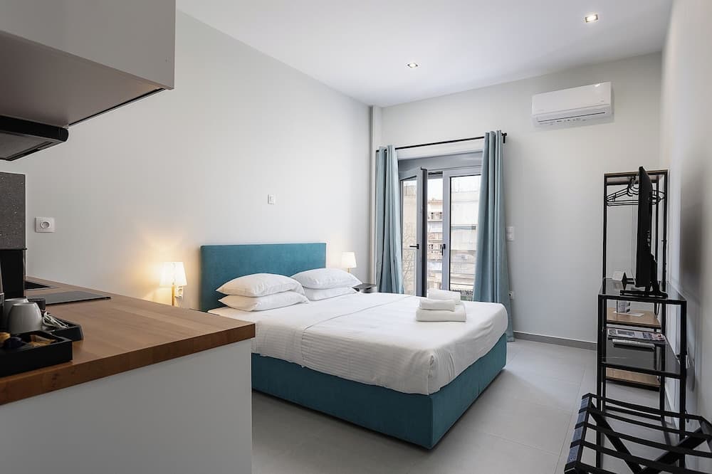 The Omnia Collection Pagrati