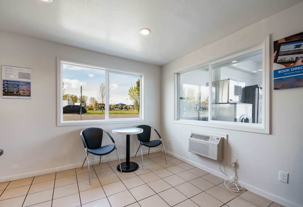 Motel 6 Burlington, WA