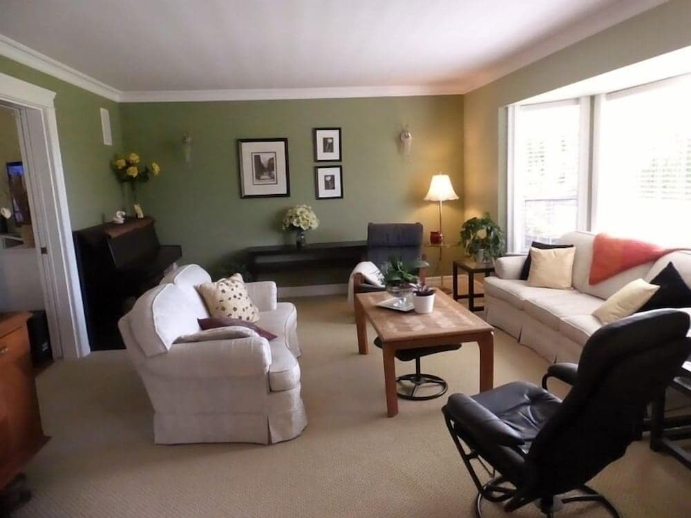 Mt Bakerview Bed and Breakfast