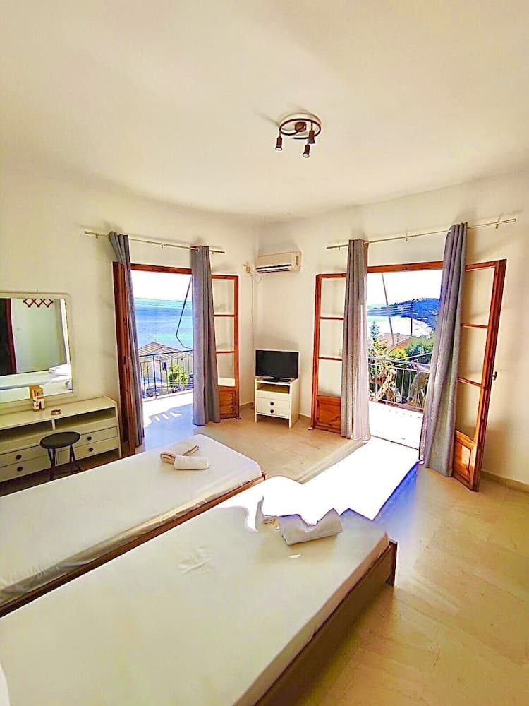 Akrogiali Apartments