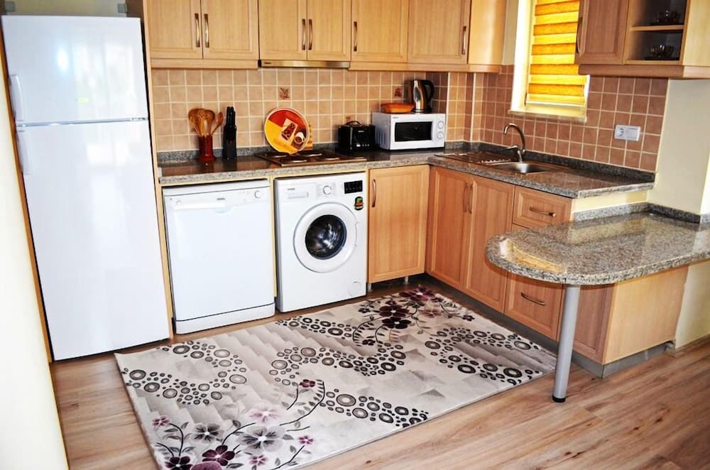 1 Bedroom Apartment Lake View 8 by Likya Global